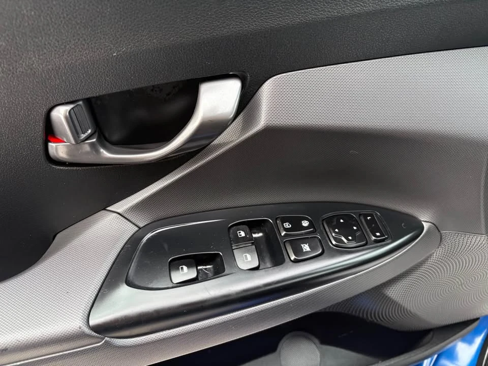 2019 Hyundai Veloster - Image 15 of 20