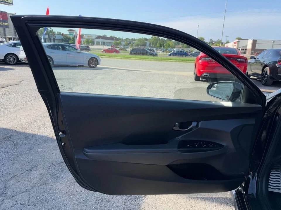 2019 Hyundai Veloster - Image 15 of 20