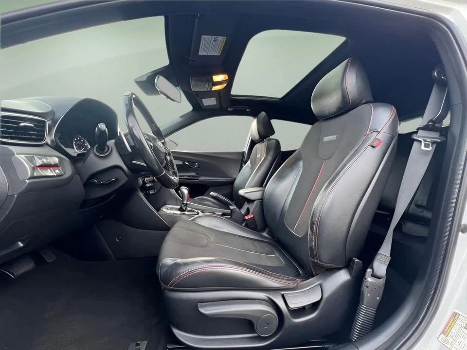 2019 Hyundai Veloster - Image 11 of 13