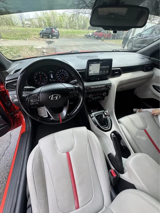 2019 Hyundai Veloster - Image 8 of 12