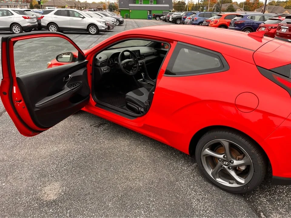 2019 Hyundai Veloster - Image 2 of 7