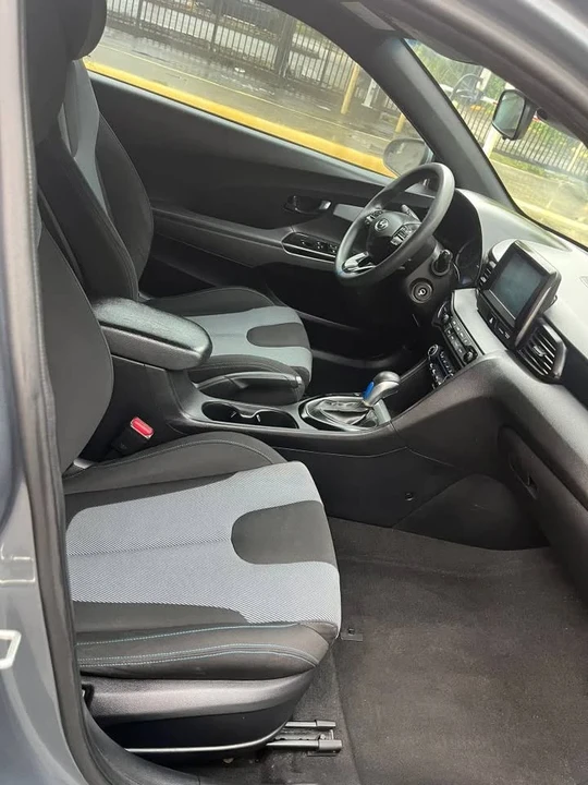 2019 Hyundai Veloster - Image 9 of 12