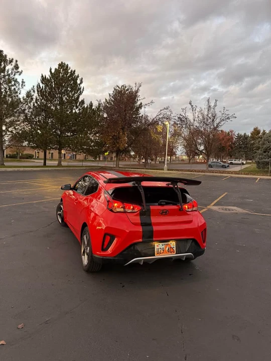 2019 Hyundai Veloster - Image 2 of 7