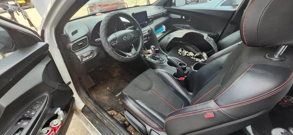 2019 Hyundai Veloster - Image 2 of 4