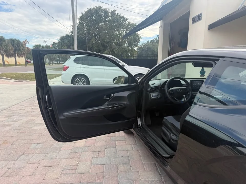 2019 Hyundai Veloster - Image 7 of 12