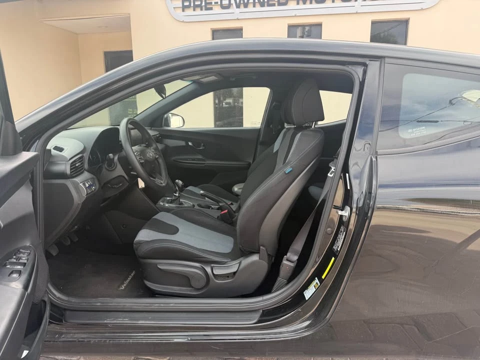 2019 Hyundai Veloster - Image 8 of 12