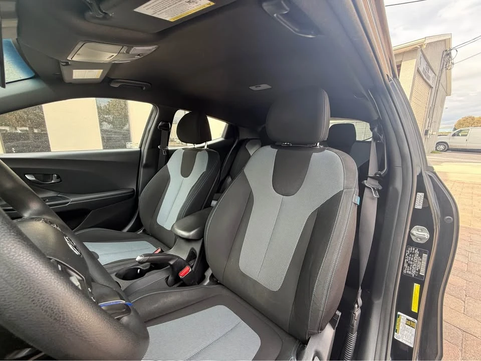 2019 Hyundai Veloster - Image 9 of 12