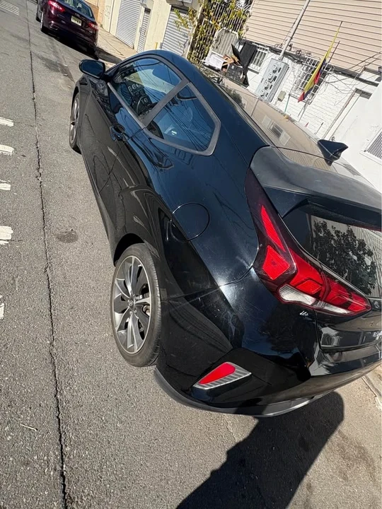 2019 Hyundai Veloster - Image 2 of 6