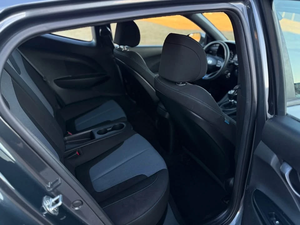 2019 Hyundai Veloster - Image 8 of 15