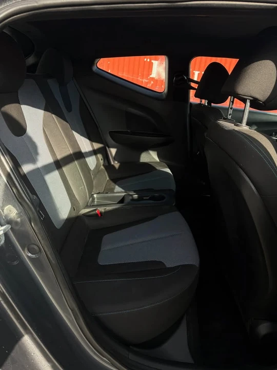 2019 Hyundai Veloster - Image 7 of 12