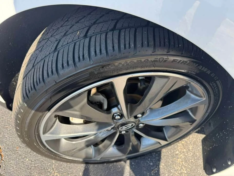 2019 Hyundai Veloster - Image 14 of 17