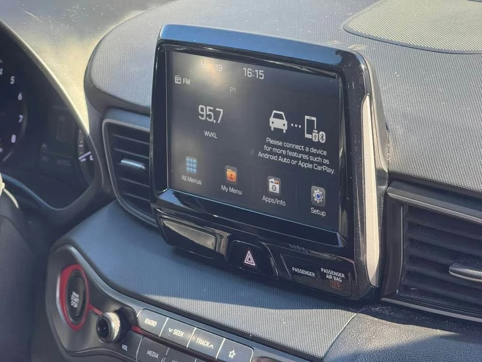 2019 Hyundai Veloster - Image 9 of 17