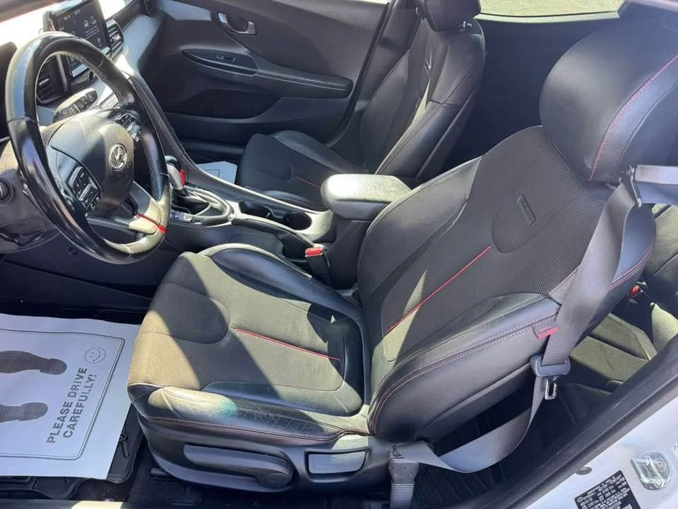 2019 Hyundai Veloster - Image 8 of 17