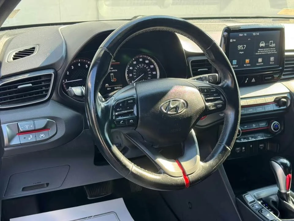 2019 Hyundai Veloster - Image 10 of 17