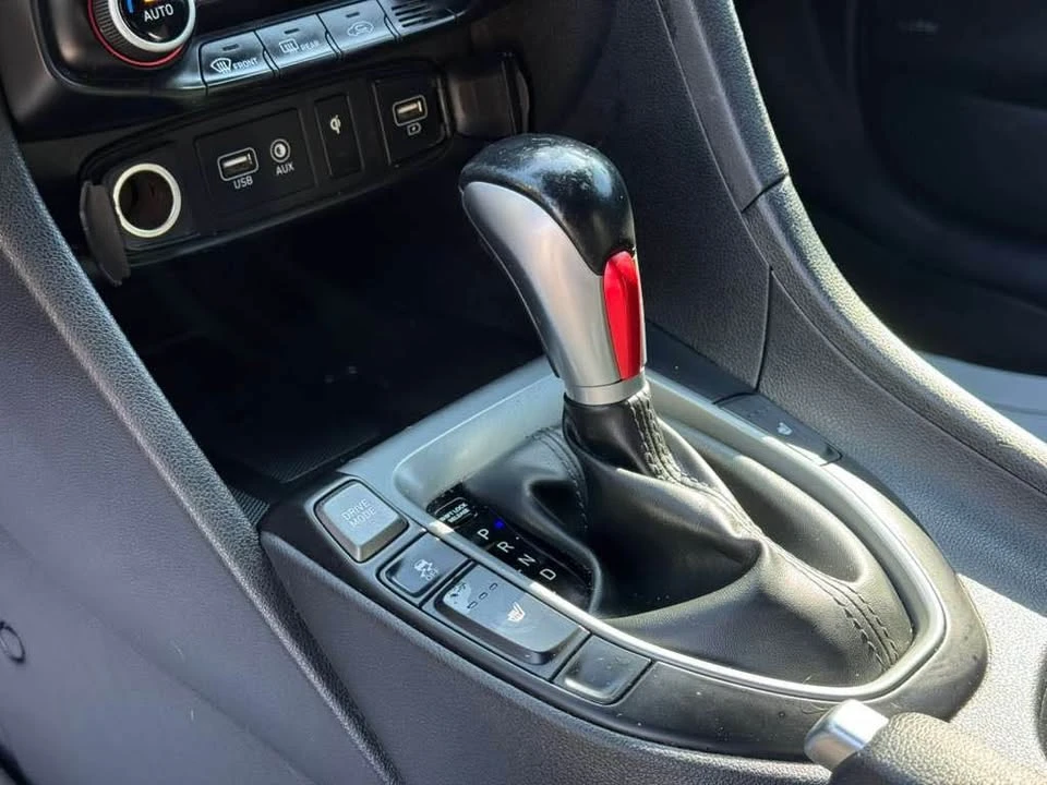 2019 Hyundai Veloster - Image 7 of 17