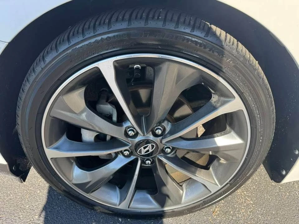 2019 Hyundai Veloster - Image 11 of 17