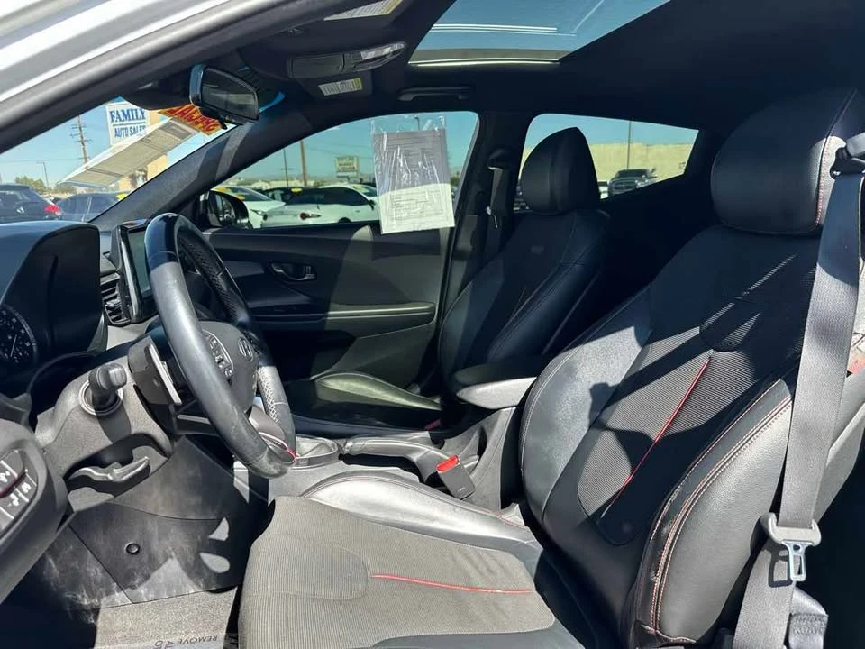 2019 Hyundai Veloster - Image 13 of 18