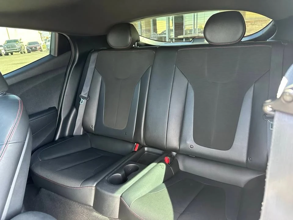 2019 Hyundai Veloster - Image 15 of 18