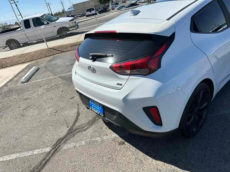 2019 Hyundai Veloster - Image 16 of 18