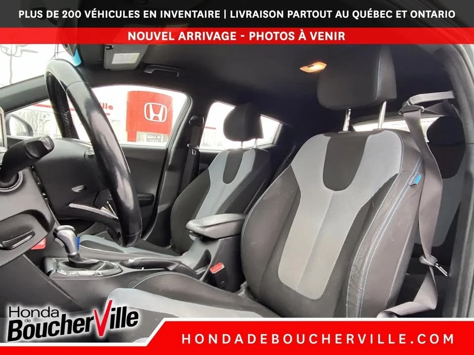 2019 Hyundai Veloster - Image 15 of 20