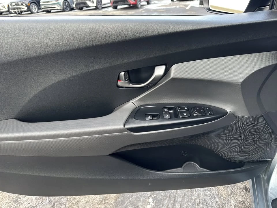 2019 Hyundai Veloster - Image 9 of 20