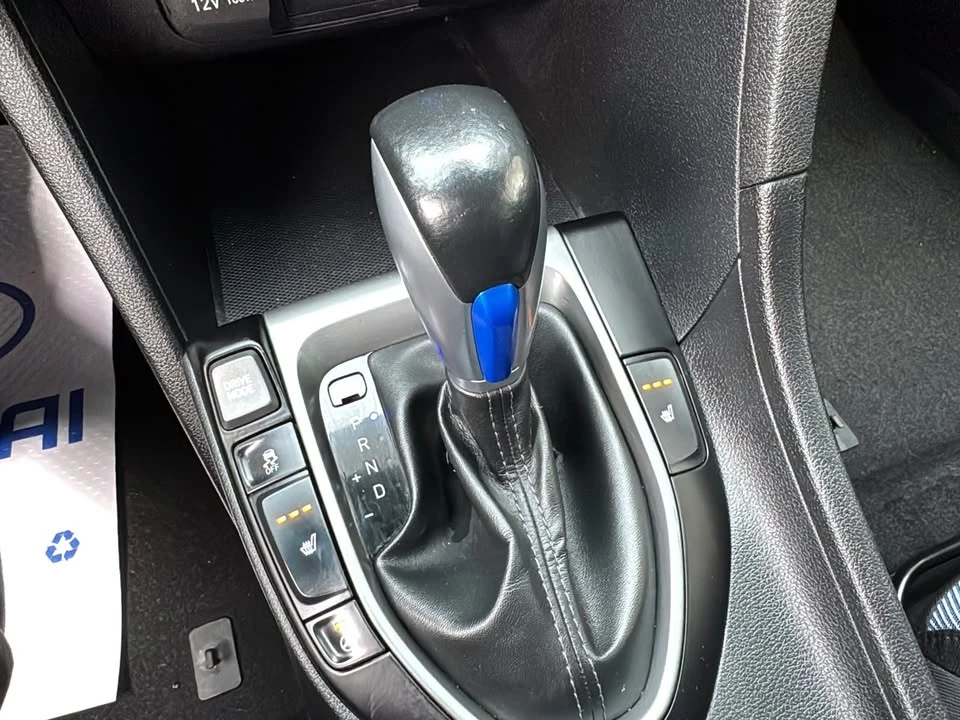 2019 Hyundai Veloster - Image 11 of 20