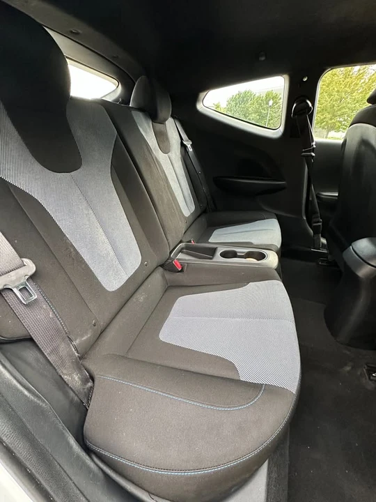 2019 Hyundai Veloster - Image 10 of 17