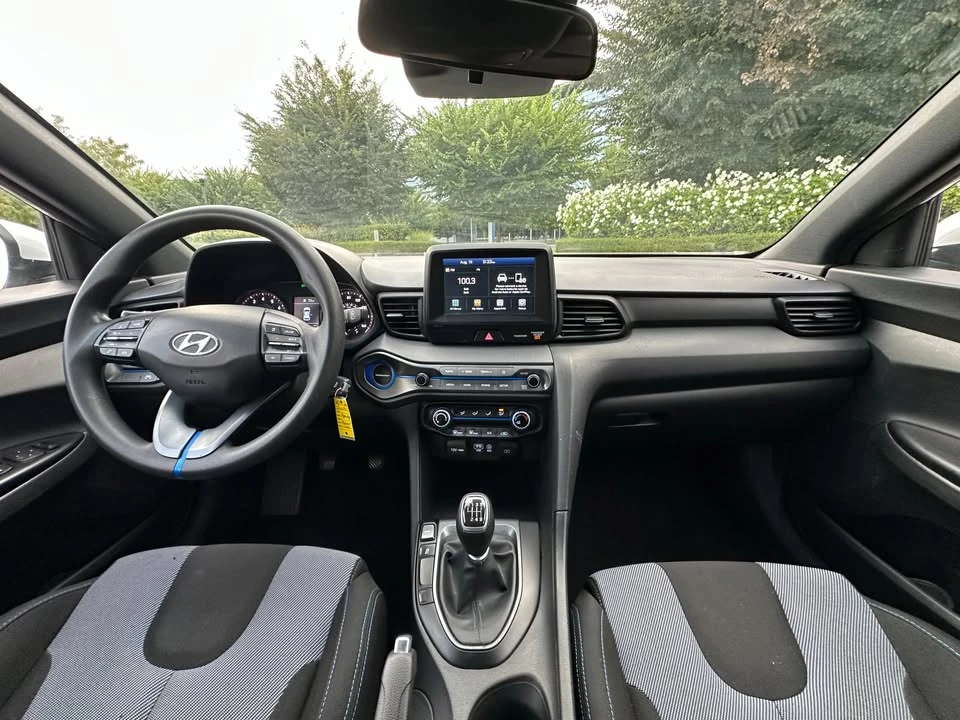2019 Hyundai Veloster - Image 11 of 17