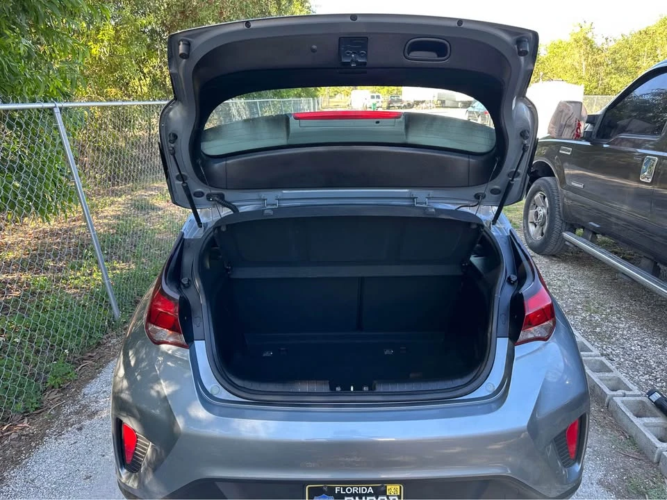2019 Hyundai Veloster - Image 8 of 13
