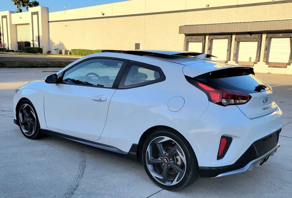 2019 Hyundai Veloster - Image 9 of 15