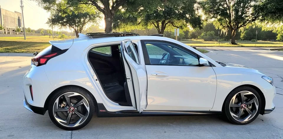 2019 Hyundai Veloster - Image 4 of 15