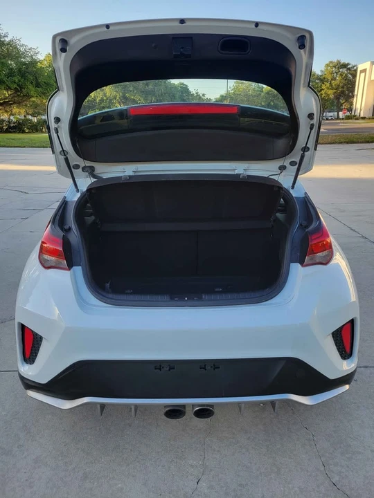 2019 Hyundai Veloster - Image 11 of 15