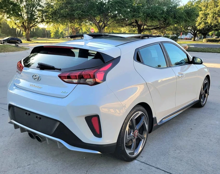 2019 Hyundai Veloster - Image 10 of 15