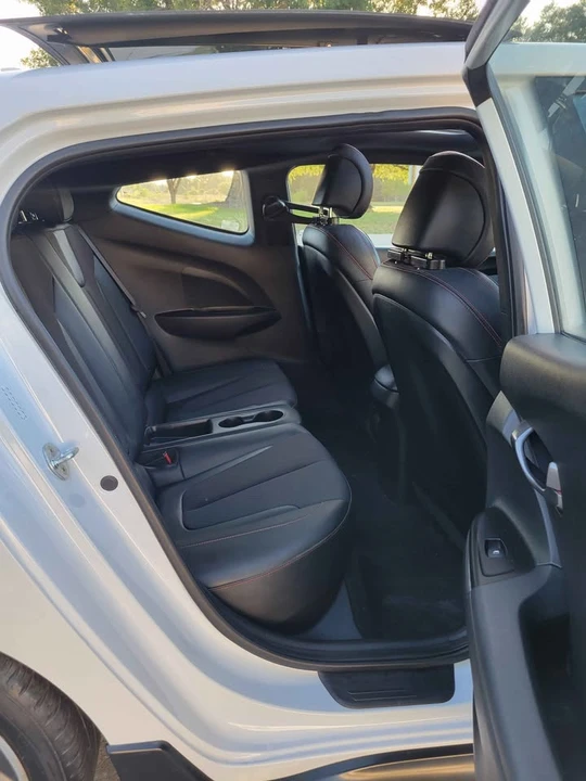 2019 Hyundai Veloster - Image 8 of 15