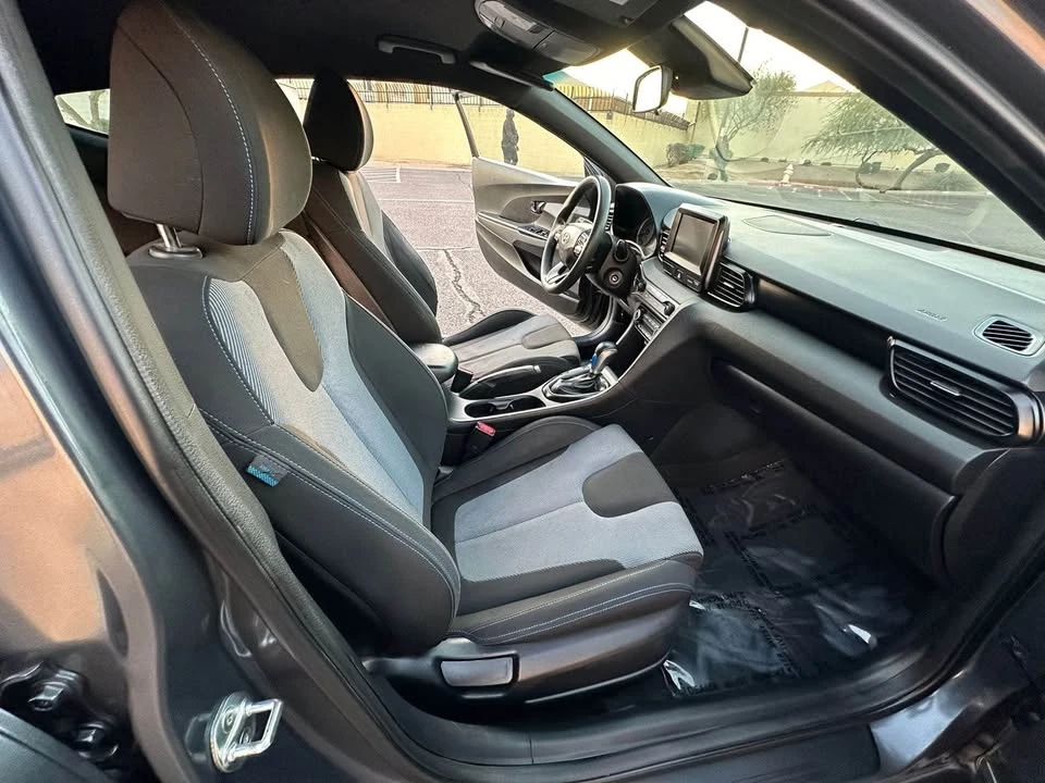 2019 Hyundai Veloster - Image 8 of 11