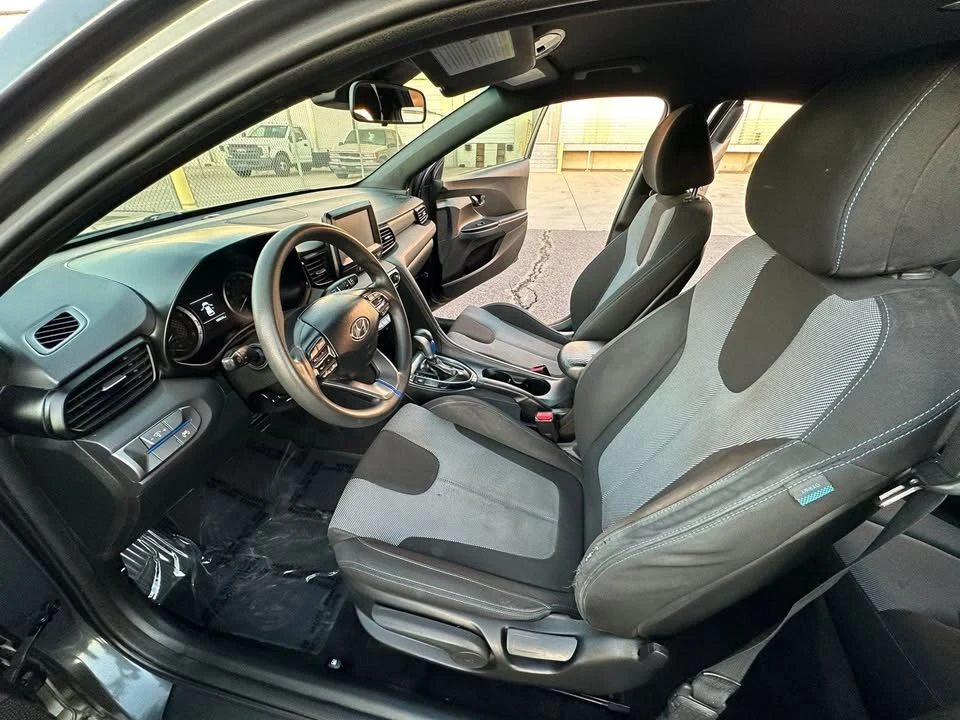 2019 Hyundai Veloster - Image 6 of 11