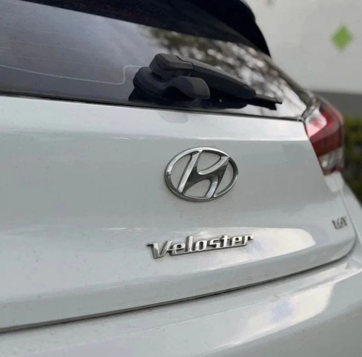 2019 Hyundai Veloster - Image 5 of 14