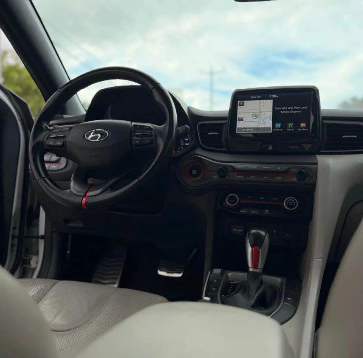 2019 Hyundai Veloster - Image 14 of 14