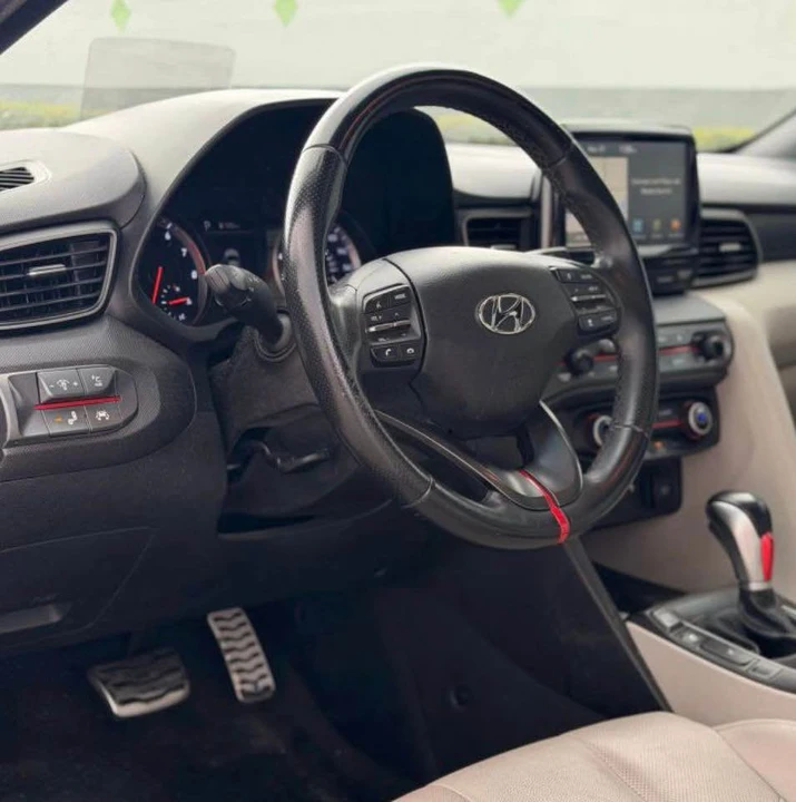 2019 Hyundai Veloster - Image 12 of 14