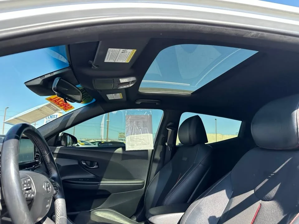 2019 Hyundai Veloster - Image 14 of 18