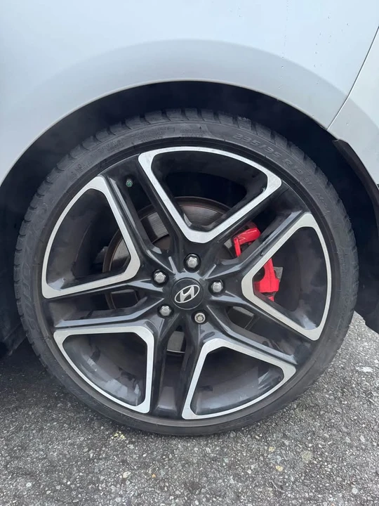 2019 Hyundai Veloster N - Image 17 of 20