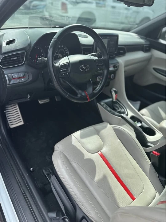 2018 Hyundai Veloster - Image 14 of 20