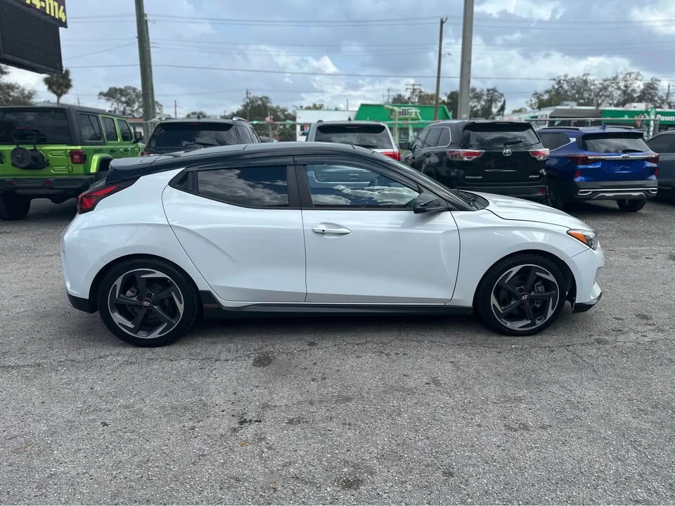 2018 Hyundai Veloster - Image 4 of 20