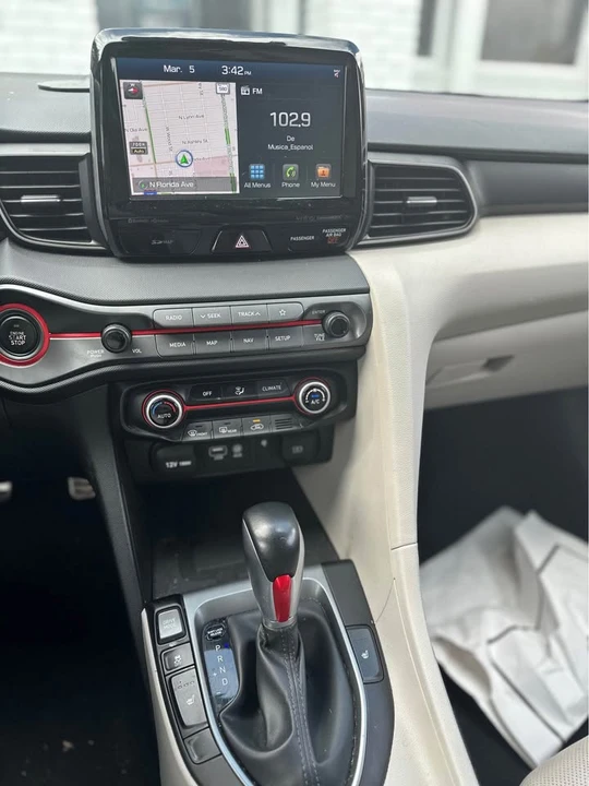 2018 Hyundai Veloster - Image 19 of 20