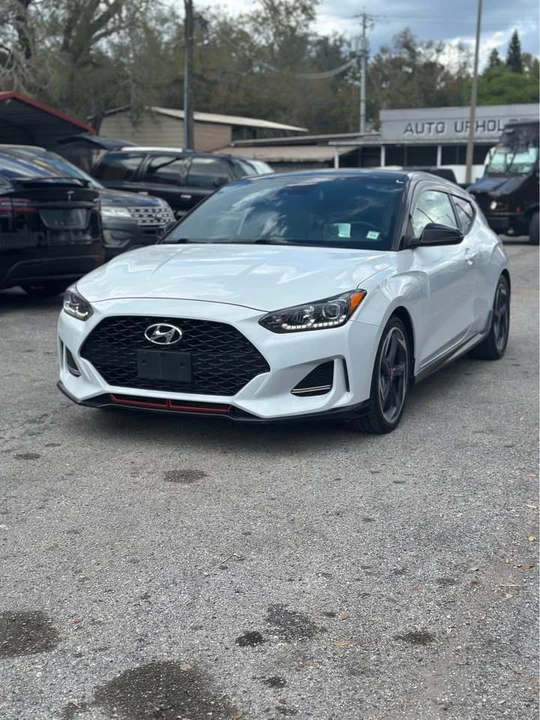 2018 Hyundai Veloster - Image 2 of 20