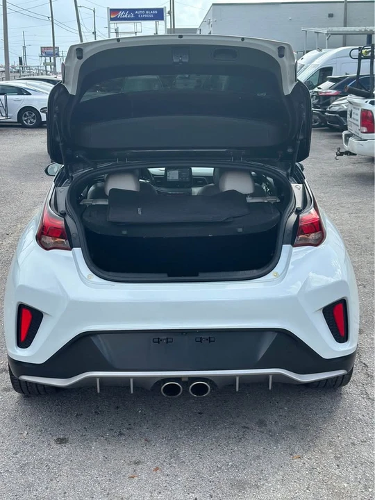 2018 Hyundai Veloster - Image 9 of 20
