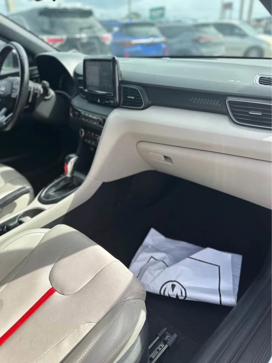 2018 Hyundai Veloster - Image 16 of 20