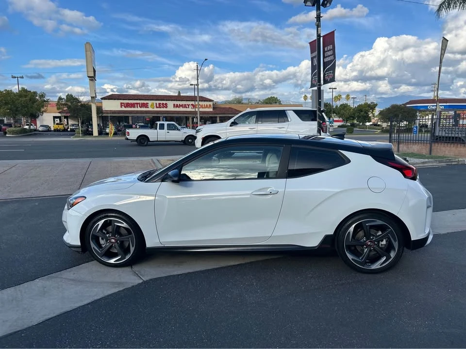 2019 Hyundai Veloster - Image 3 of 10
