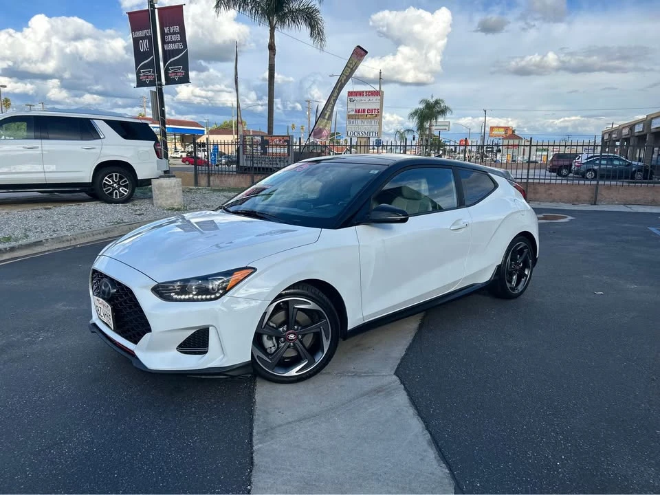 2019 Hyundai Veloster - Image 2 of 10