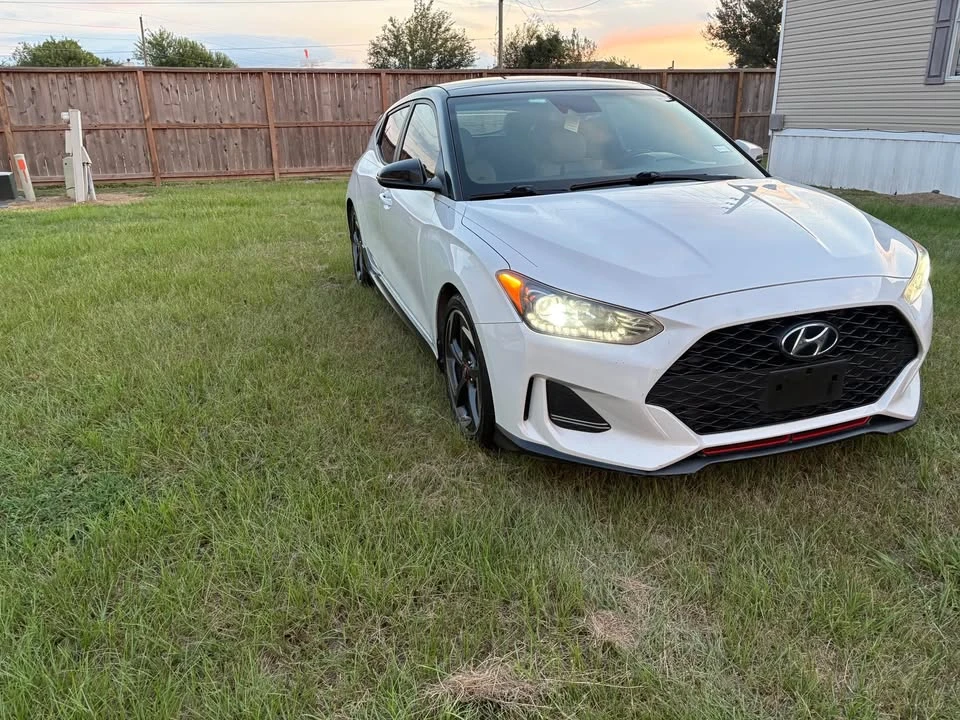 2019 Hyundai Veloster - Image 2 of 15